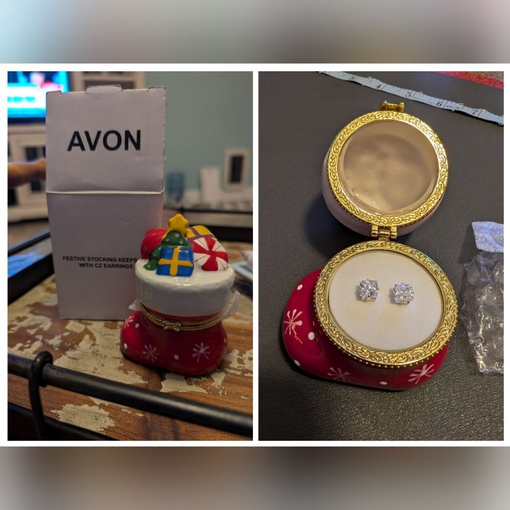 NIB Avon Festive Stocking Keepsake With CZ Stud Earrings